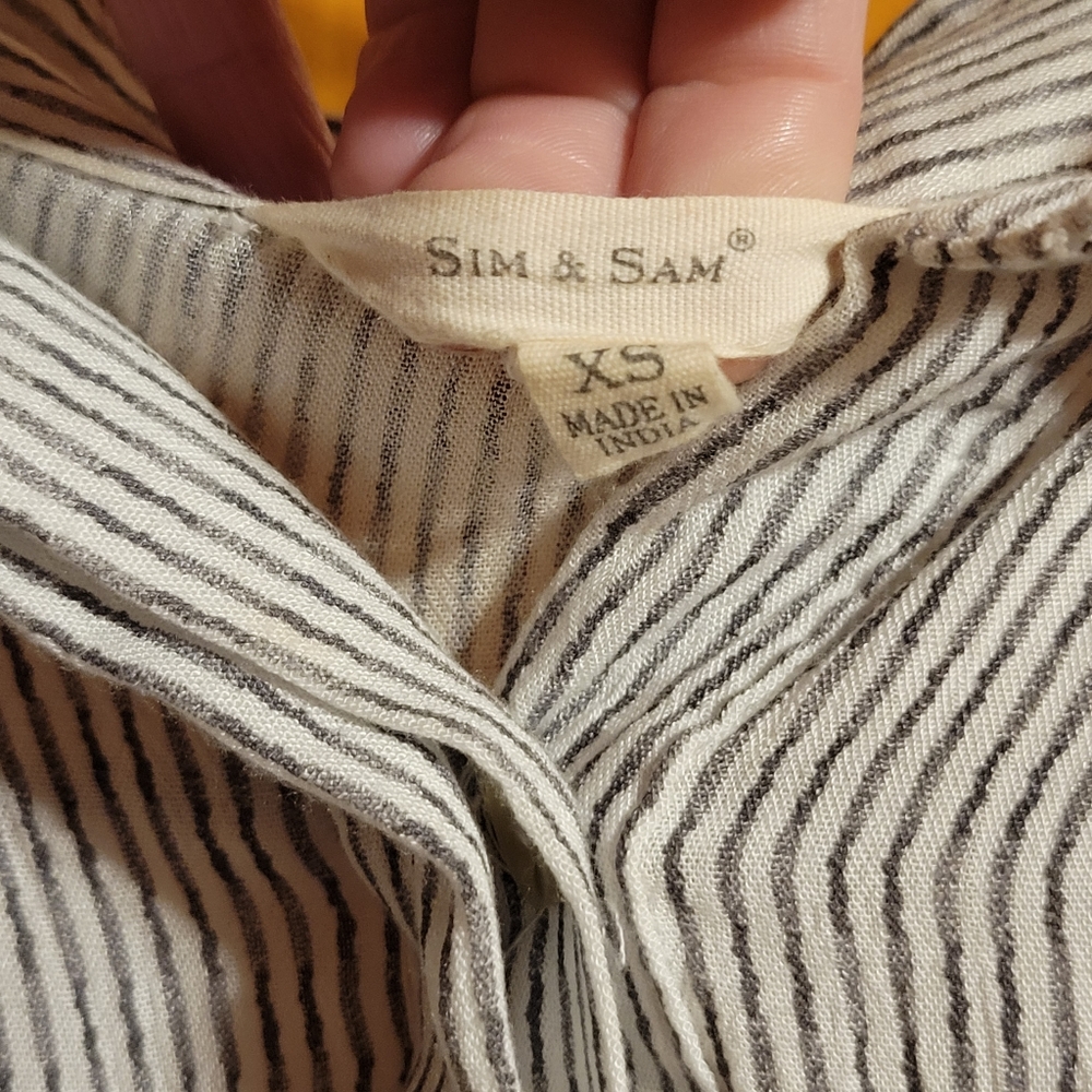 SIM & SAM Cropped Button up - Picture 9 of 9